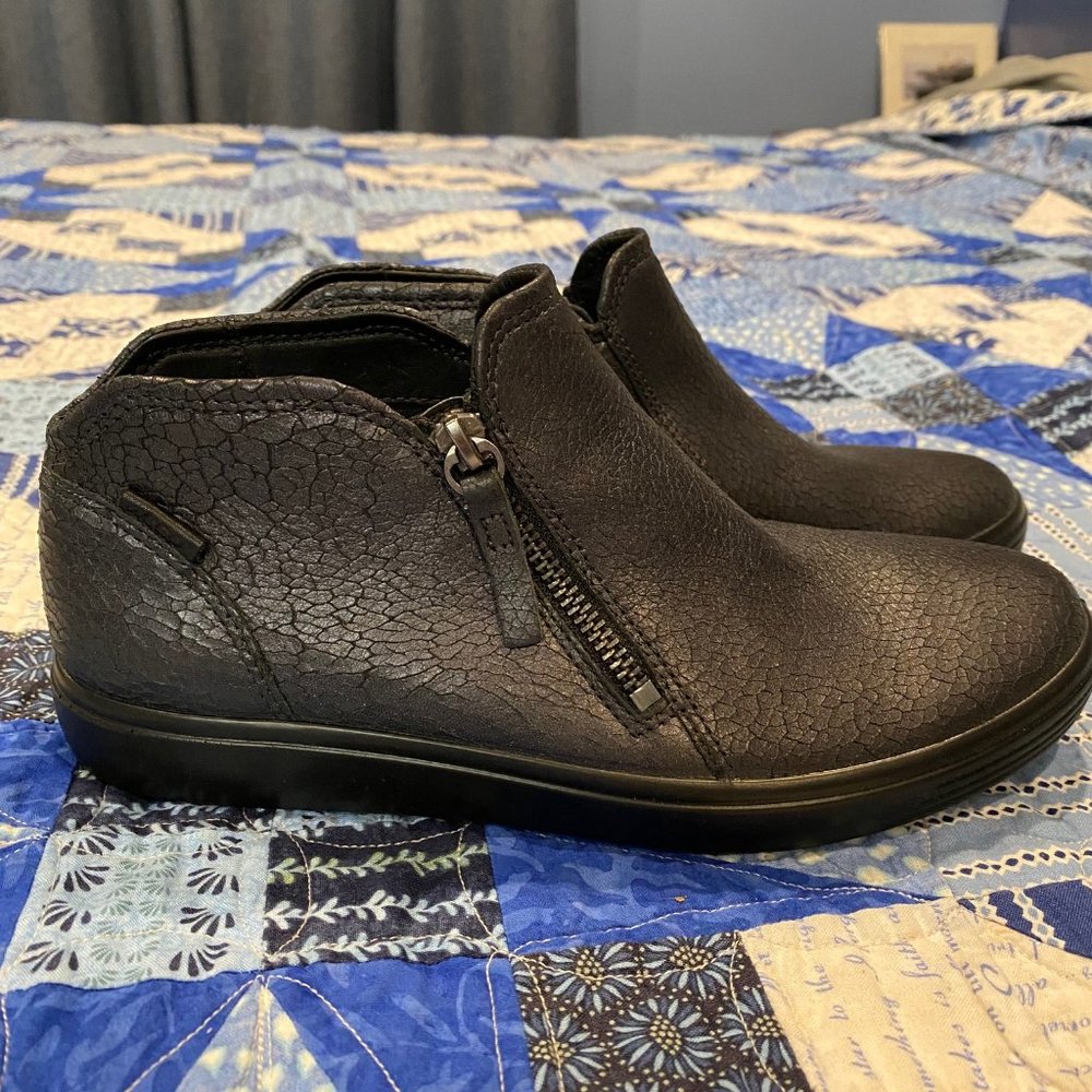 ECCO Soft 7 Low Booties (Black) - Size 8